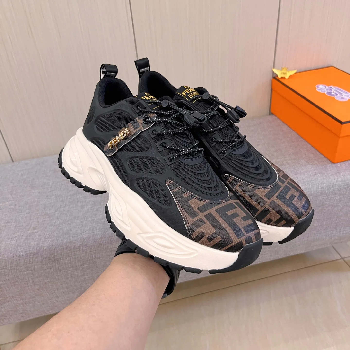 Men's shoes💰 460💰[LV]🔥Louis Vuitton, high-end men's shoes brand, official website 1:1 latest masterpiece: the upper is made of Italian imported first-layer cowhide with a comfortable and breathable lining➕original non-slip and wear-resistant outsole🔥, making walking more convenient and comfortable! An exclusive new model, a stunning work, a beautiful 1:1 replica [color] compared to the official quality! Create a fashionable personality to set off your uniqueness! A must-have for trendy men! Classic 🔥 Size: 38-44 Color: 🔥 2 colors available 🔥.